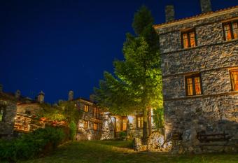 4 Seasons Premium Chalet has Balcony rooms