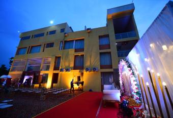 Airport Residency has Balcony rooms