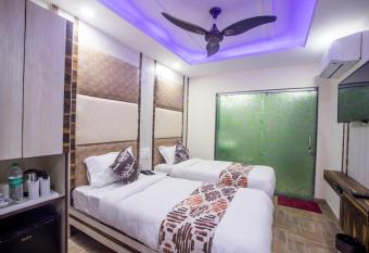 Hotel Harsha International allows 18 year olds to book a room