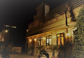 Backpackers Villa allows 18 year olds to book a room