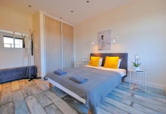 Gertrudes Residence has Balcony rooms