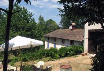 Camping La Vall  e Verte allows 18 year olds to book a room