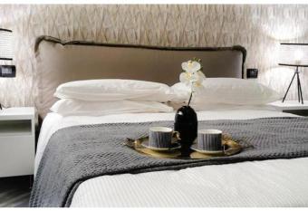 Gatto Bianco Le Mura allows 18 year olds to book a room