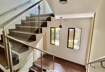 Villa Las Flores has Balcony rooms