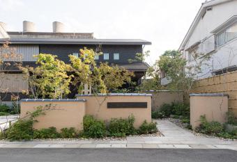 Hotel Naranohamori allows 18 year olds to book a room