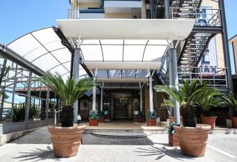 Hotel Max has Balcony rooms