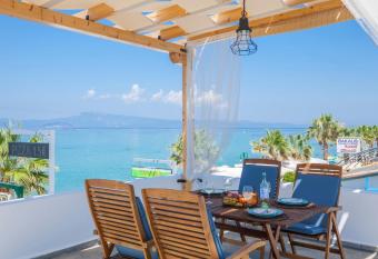 Nautilus Sea View Suite 4 has Balcony rooms