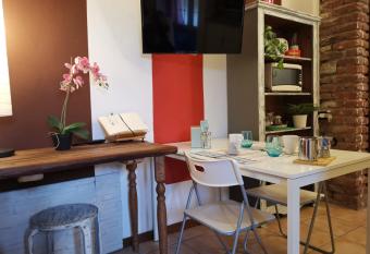 Bnbook Il Geco allows 18 year olds to book a room