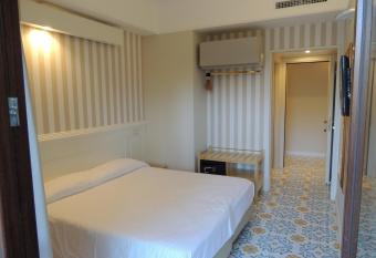 Hotel Zeus has Balcony rooms