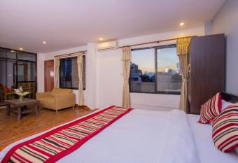 Hiranya Inn has Balcony rooms