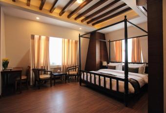 Sunshine Boutique Hotel has Balcony rooms