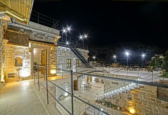 Risus Cave Suites has Balcony rooms