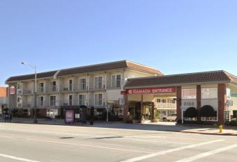Ramada by Wyndham Pasadena has Balcony rooms