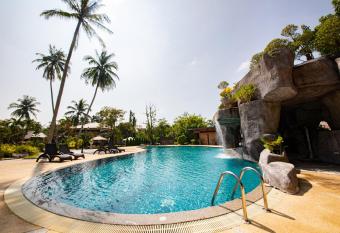 Rnana Grand has rooms with a private hot tub