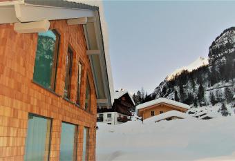 Virgentaler Alp has Balcony rooms