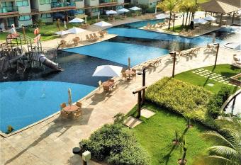 Polin  sia Resort Beira Mar Muro Alto Porto de Galinhas - M  rio Lima allows 18 year olds to book a room