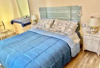 Casa Damarete allows 18 year olds to book a room