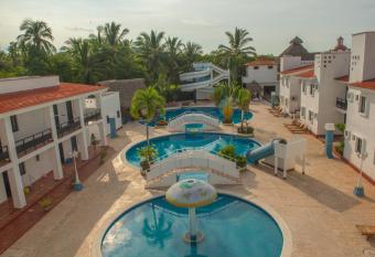 HOTEL VILLA AZUL allows 18 year olds to book a room
