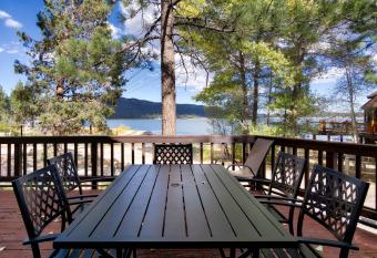 Lake Shore Family Cabin w Hot Tub and Pool Table by Big Bear Vacations has Balcony rooms