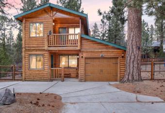 Inn Between Pines-1411 by Big Bear Vacations has Balcony rooms