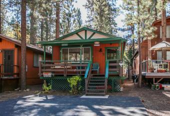 Moonridge Cottage-1817 by Big Bear Vacations has Balcony rooms