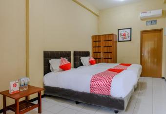 OYO 1342 Uniga Malang Family Residence allows 18 year olds to book a room