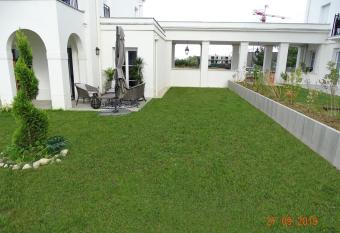 Victoria Family House Disneyland Paris has Balcony rooms