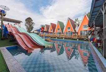 RedDoorz Resort Syariah @ Jaya Tirta Abadi allows 18 year olds to book a room