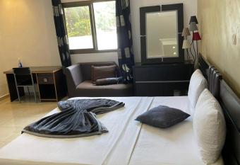 class hotel has Balcony rooms