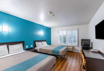 Motel 6-Fountain Valley, Ca - Huntington Beach Area allows 18 year olds to book a room