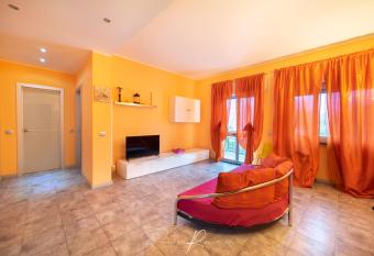 Tea Versilia - Forte dei Marmi has Balcony rooms