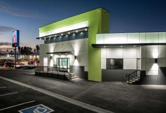 Motel 6-Canoga Park, CA has Smoking rooms