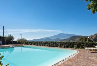 Agriturismo San Cataldo has Balcony rooms