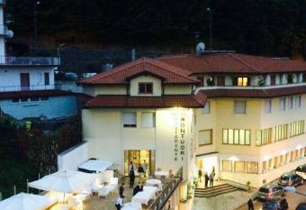 Hotel Ristorante Montuori has Balcony rooms