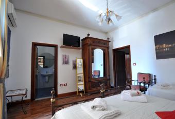 Il Giardino Di Pietra has Balcony rooms