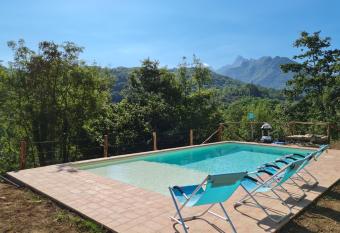 Le Case Nel Borgo has Balcony rooms