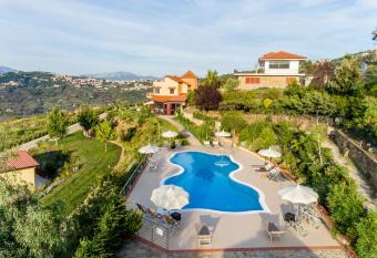 Casa Vacanza Villa Aurora has Balcony rooms