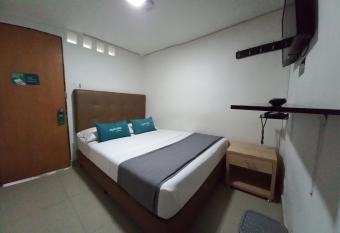 Ayenda Colombia Avenida allows 18 year olds to book a room