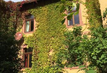 Ferienwohnung Huttenstra  e Halle has Balcony rooms