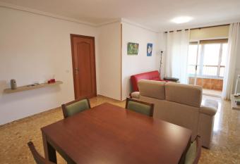 Delicia de Teruel allows 18 year olds to book a room