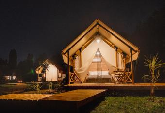 ForRest Glamping has Balcony rooms