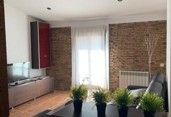 Riojano y Coqueto has Balcony rooms