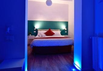 Modica Old Town Rooms - Self check-in allows 18 year olds to book a room