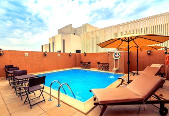 Al Liwan Suites Rawdat Al Khail allows 18 year olds to book a room