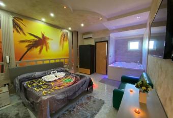 Hotel Napoleon-Cuore allows 18 year olds to book a room