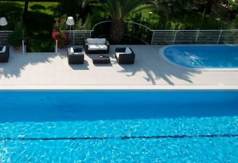 Hotel Palace Magnolia SPA allows 18 year olds to book a room