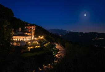 Tenuta De L Annunziata - Natural Relais allows 18 year olds to book a room