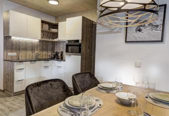 Herbst Wohnerlebnis allows 18 year olds to book a room