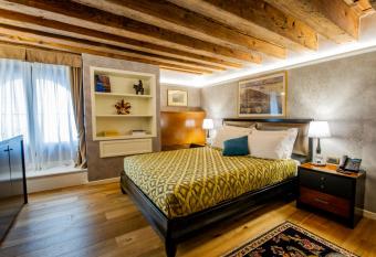 EGO  Residence Venice allows 18 year olds to book a room