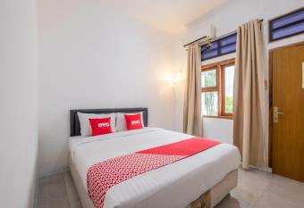OYO 1717 Wisma Fisio Syariah allows 18 year olds to book a room